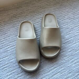 Yeezy Beige Slide Sandals with Logo